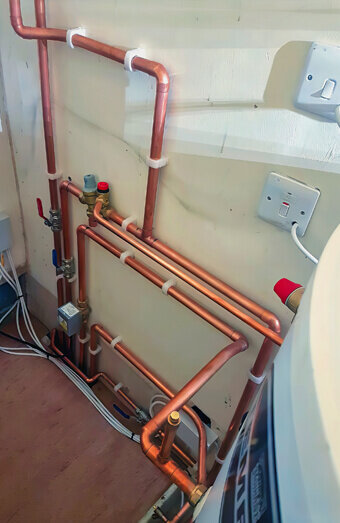 https://plumberattadale.com.au/uploads/2025/06/hot-water-301986.jpg