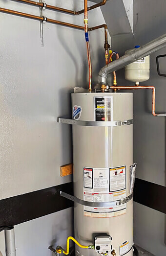 https://plumberattadale.com.au/uploads/2025/06/hot-water-755205.jpg